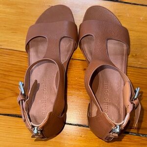 Gentle Souls Women's Tan Leather Sandals